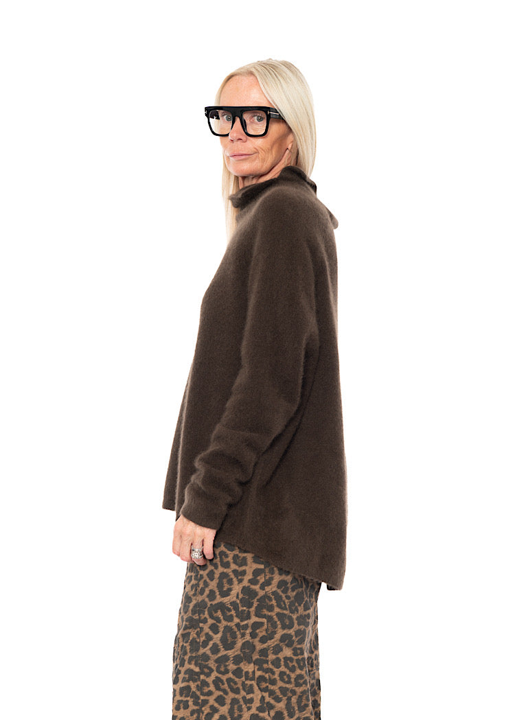 SIGNATURE RACCOON FUNNEL NECK KNIT