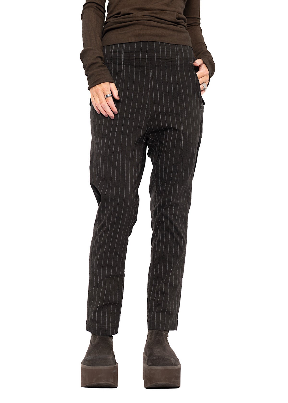 TAPERED PINSTRIPE STRETCH TROUSER