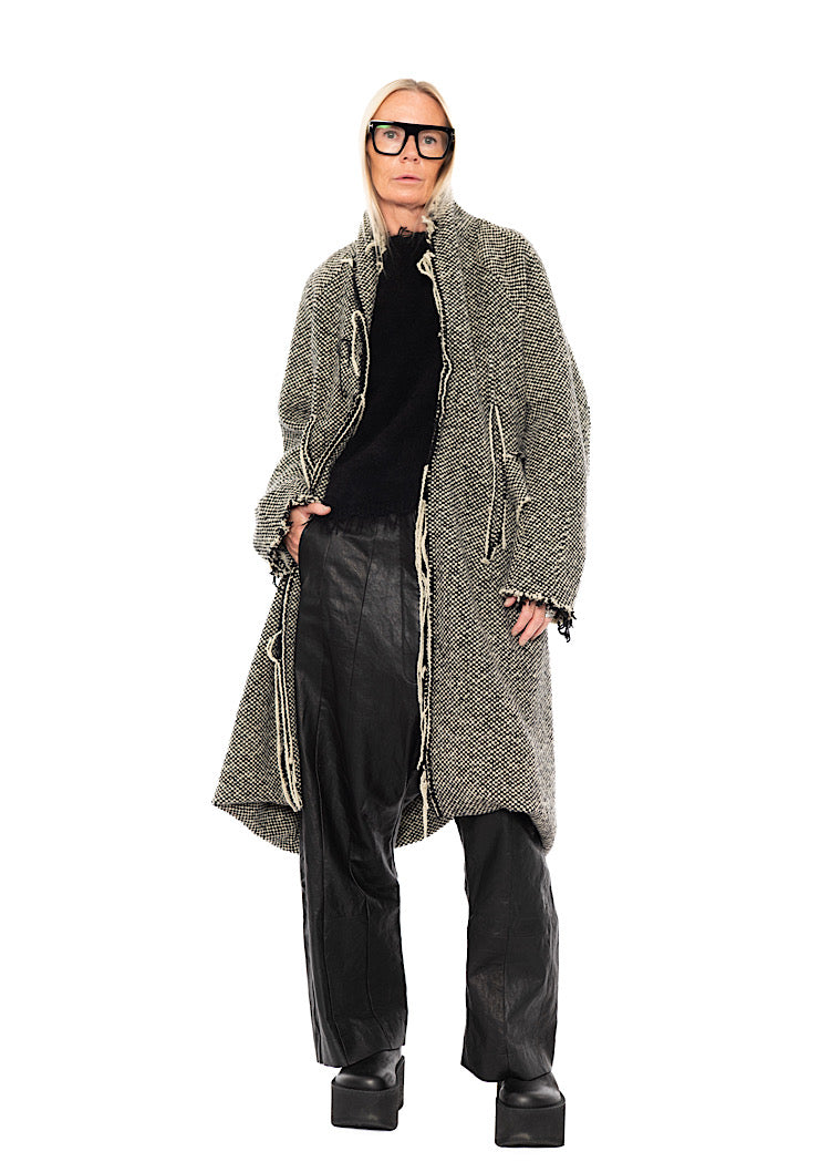OVERSIZED DISTRESSED CHECK WOOL COAT