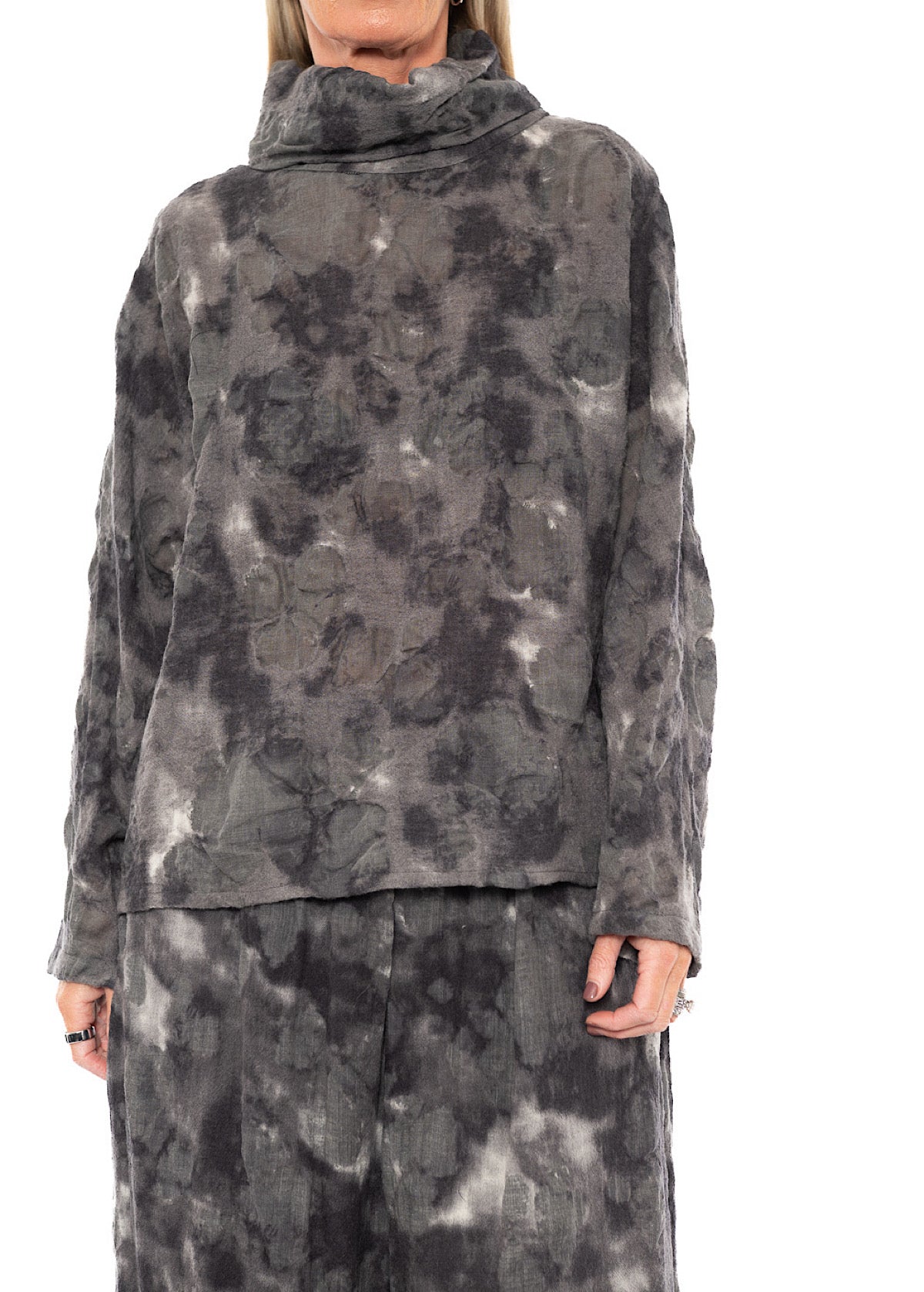 TEXTURED HIGH NECKLINE TOP
