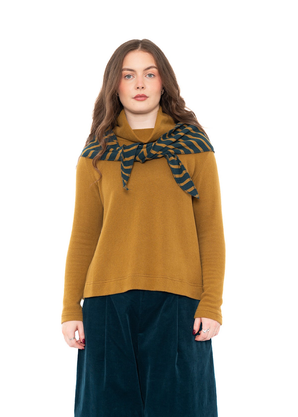 WIDE-STRIPE TRIANGLE TIPPY NECKERCHIEF