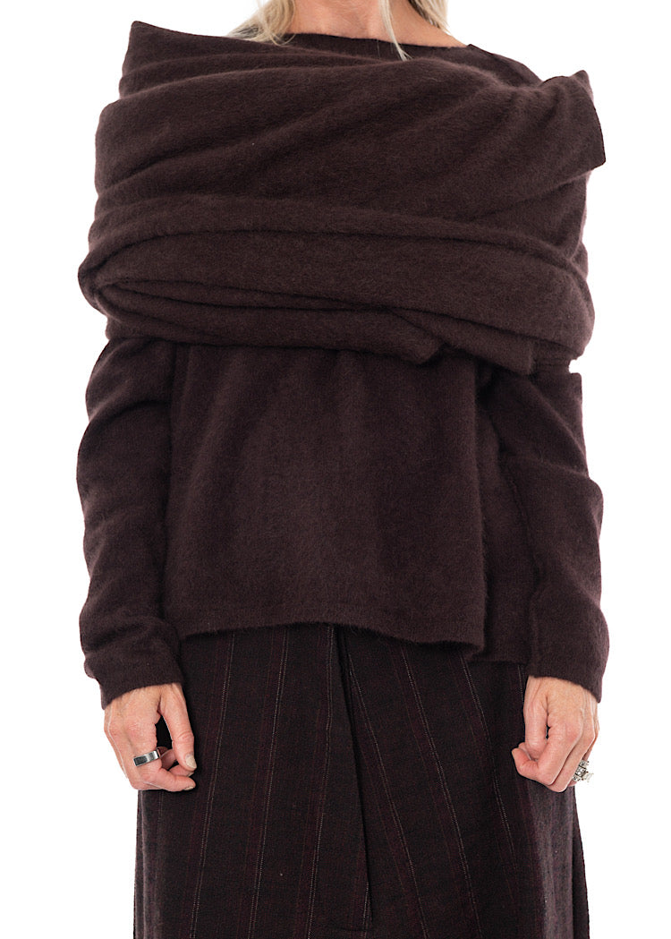 SIGNATURE OVERSIZED RACOON SCARF