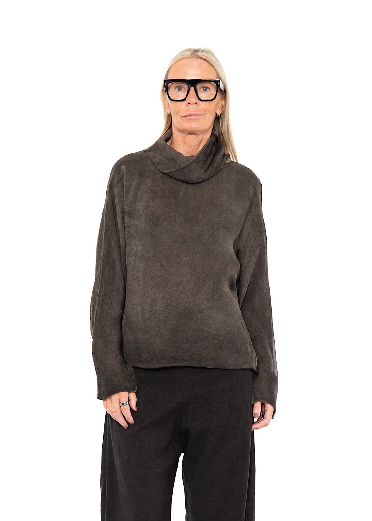 RELAXED HIGH NECKLINE TOP