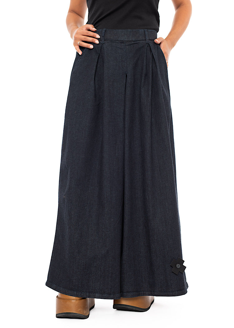 STRETCH PLEATED WIDE-LEG TROUSER