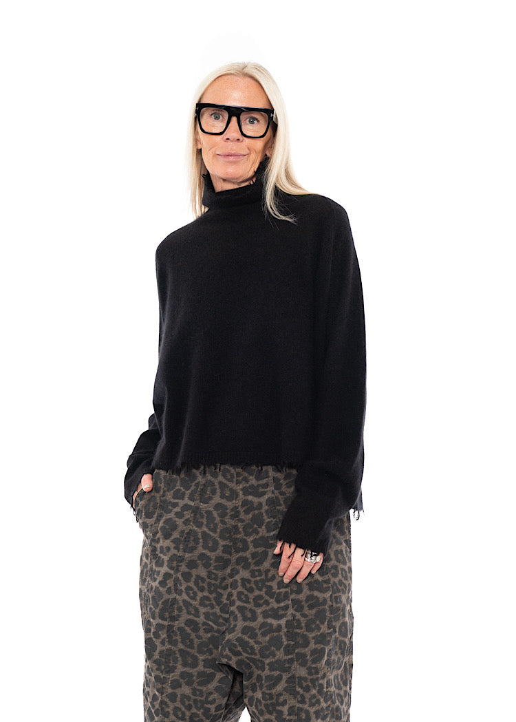 SIGNATURE MERINO RACCOON KNIT