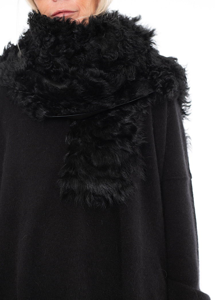 DOM GOOR LONG FUR SCARF