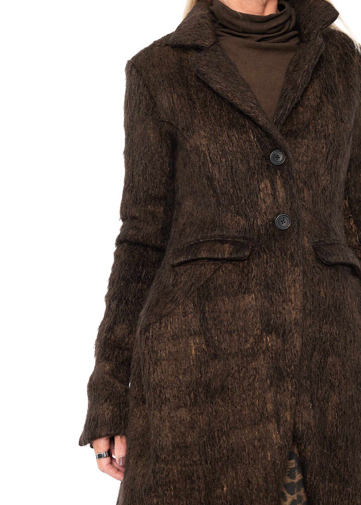SCULPTED LONG-HAIR WOOL COAT