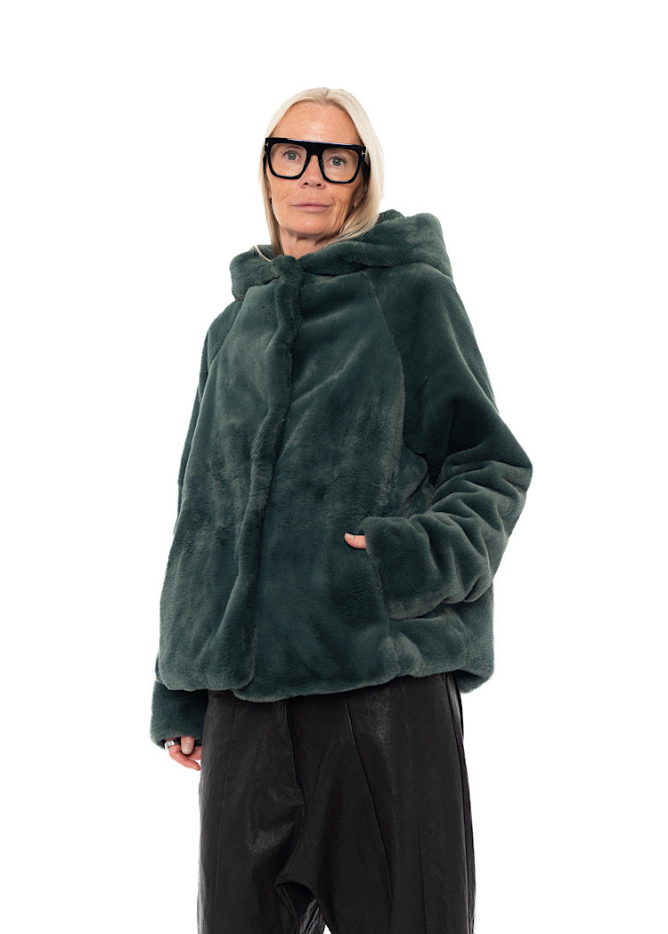 CROPPED HOODED FAUX FUR JACKET