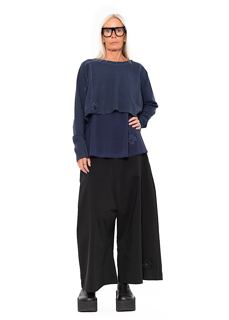 CROPPED LENGTH DISTRESSED PULLOVER