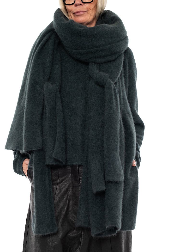 SIGNATURE OVERSIZED RACOON SCARF