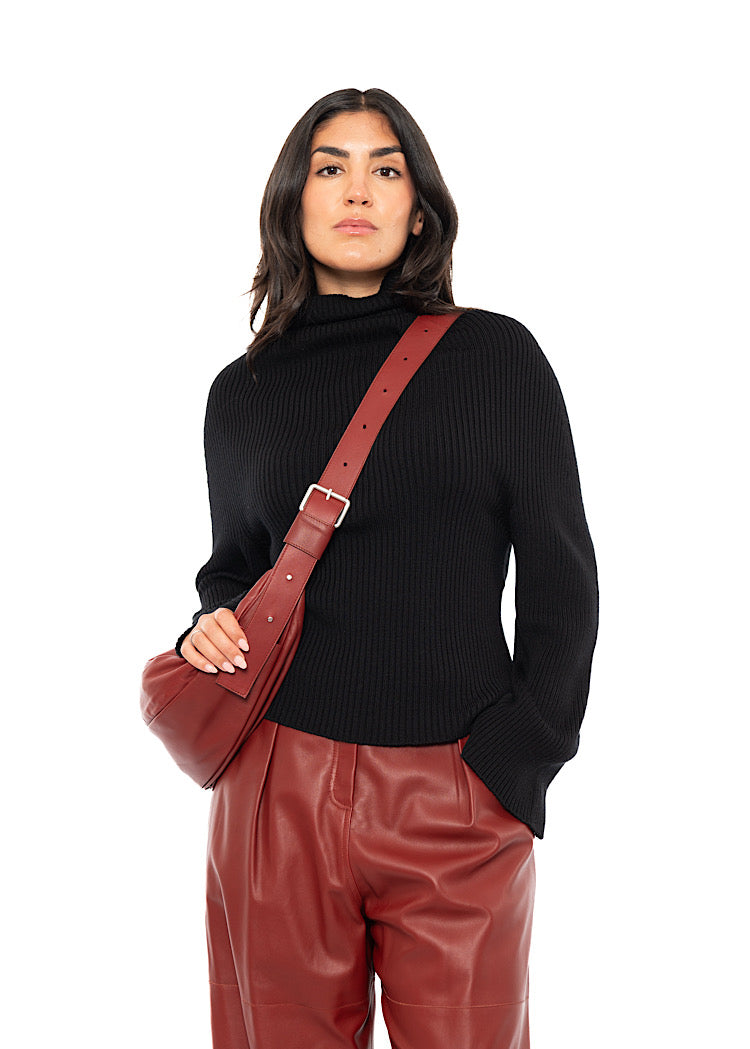 CROSSBODY LEATHER BAG
