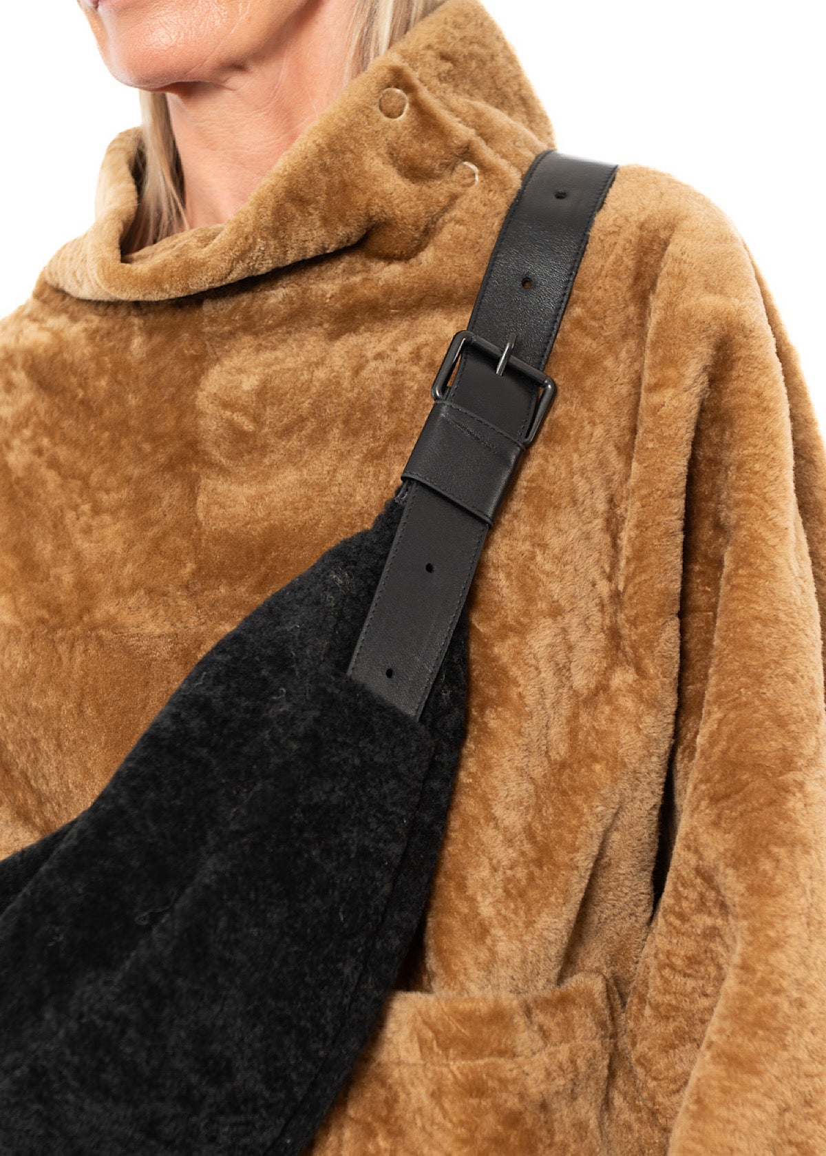 CROSSBODY FUR-FINISHED LEATHER BAG