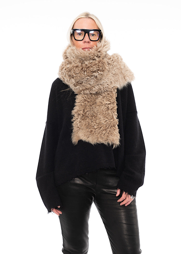 DOM GOOR LONG FUR SCARF