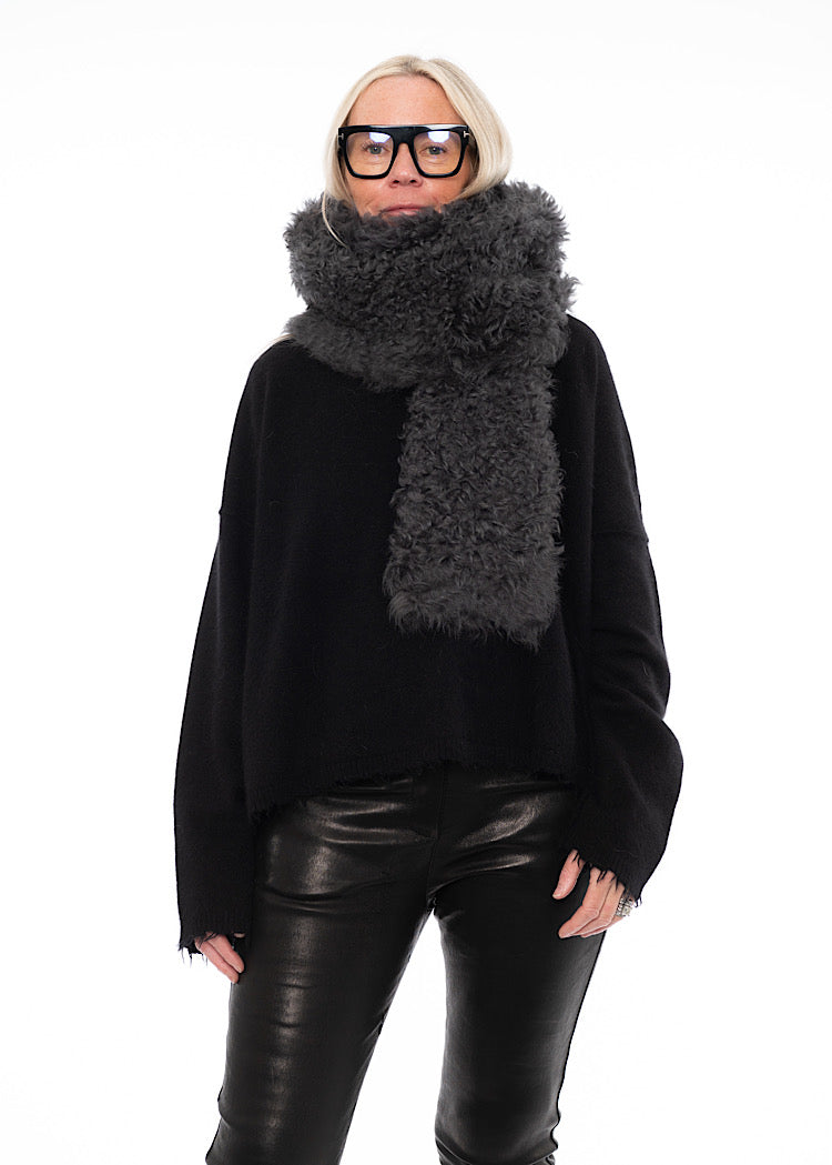 DOM GOOR LONG FUR SCARF