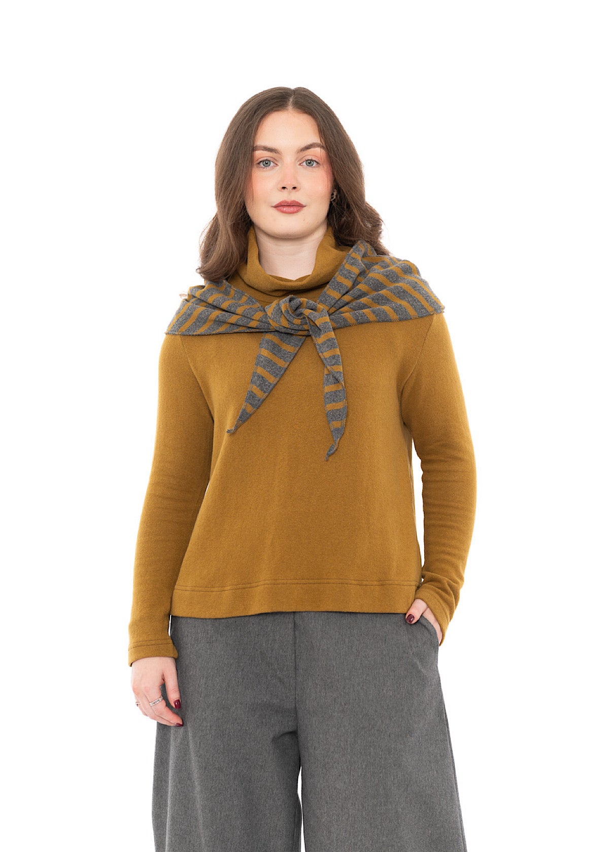 WIDE-STRIPE TRIANGLE TIPPY NECKERCHIEF
