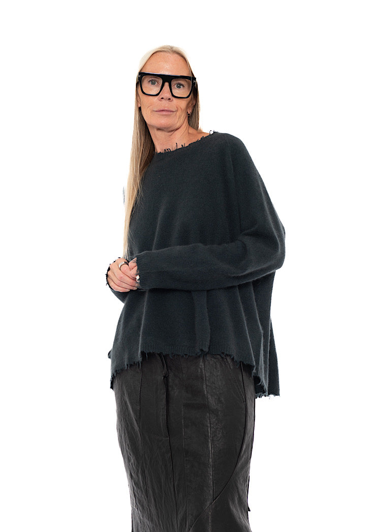 DISTRESSED MERINO RACCOON PULLOVER