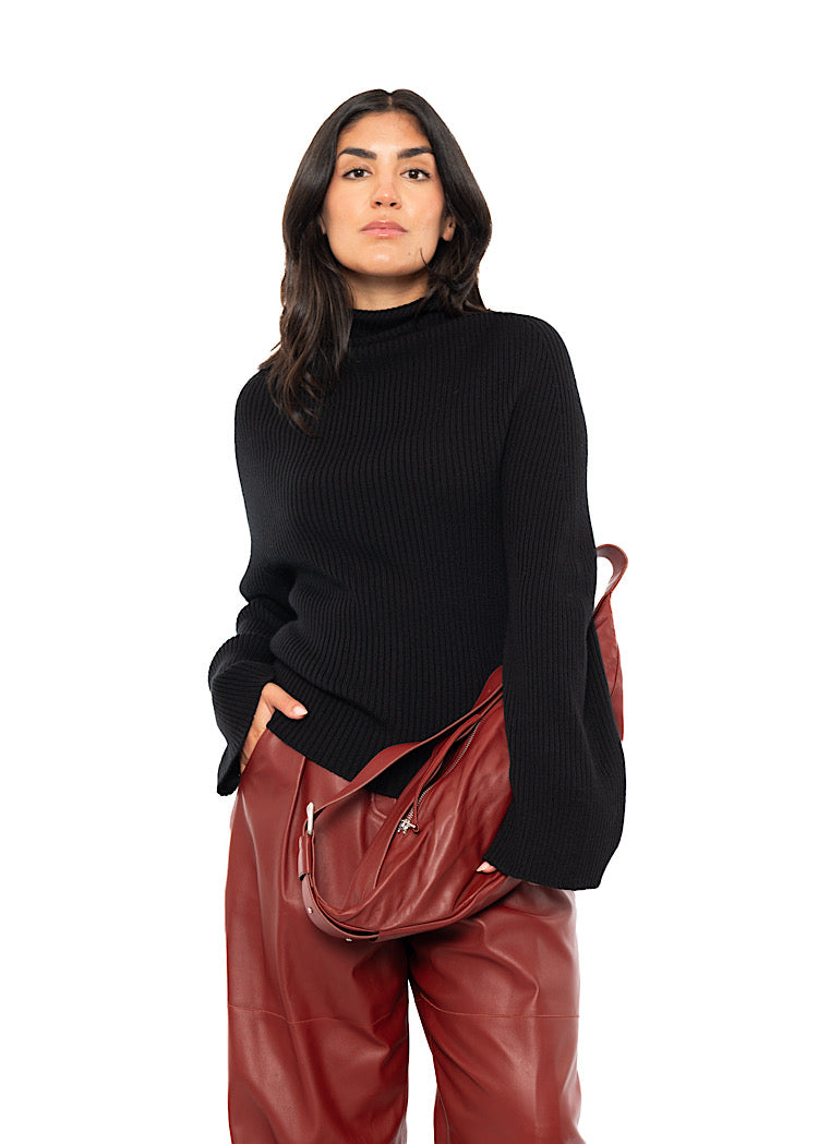CROSSBODY LEATHER BAG
