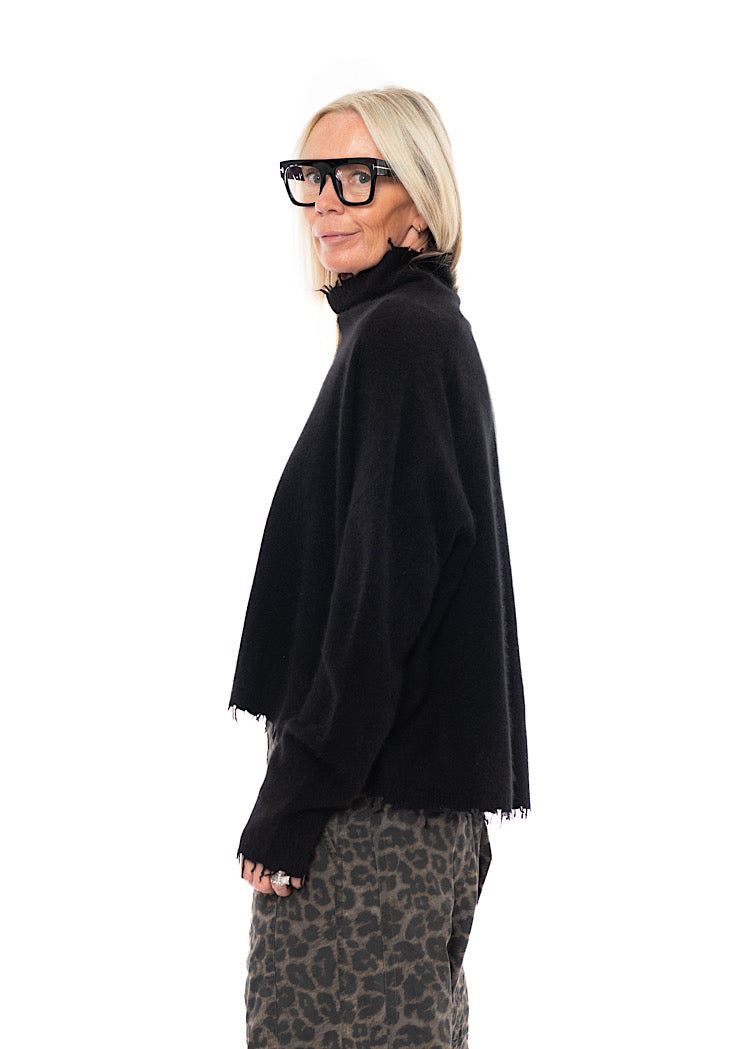 SIGNATURE MERINO RACCOON KNIT