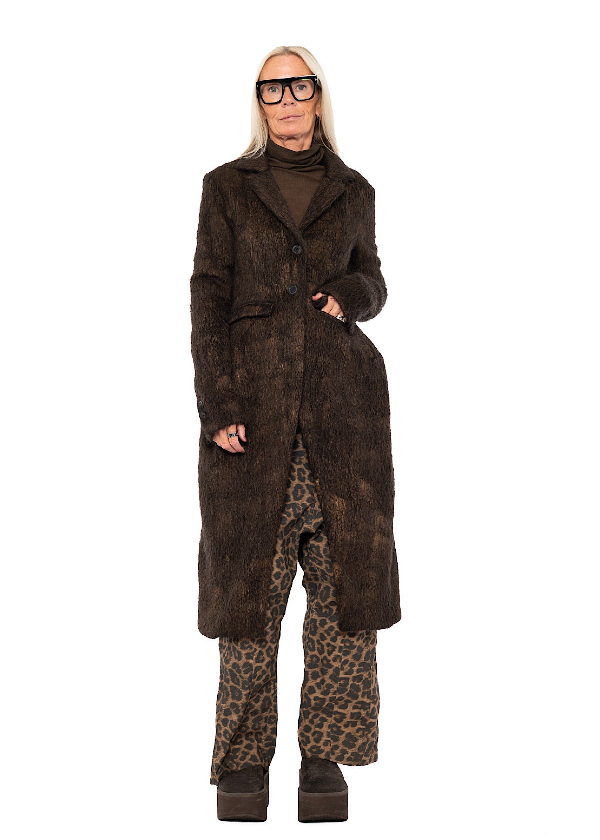 SCULPTED LONG-HAIR WOOL COAT