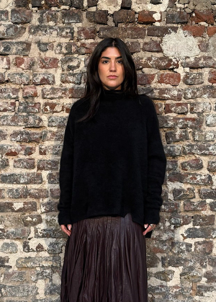 BRUSHED FUNNEL NECK PULLOVER
