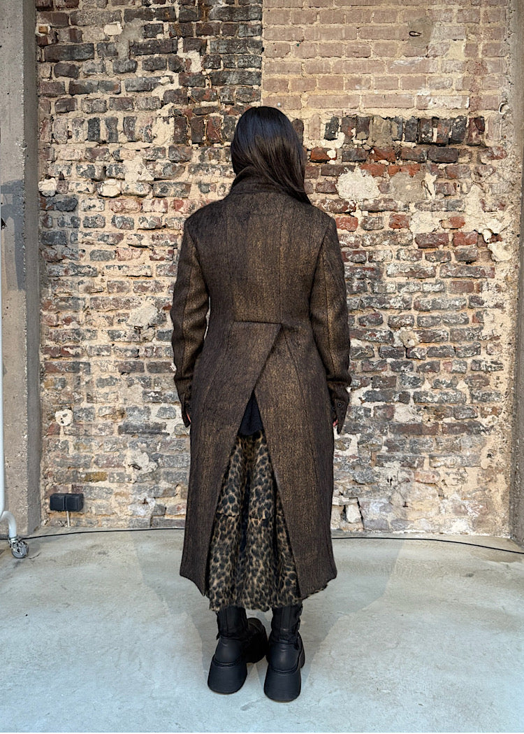 SCULPTED LONG-HAIR WOOL COAT