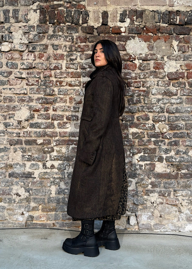 SCULPTED LONG-HAIR WOOL COAT