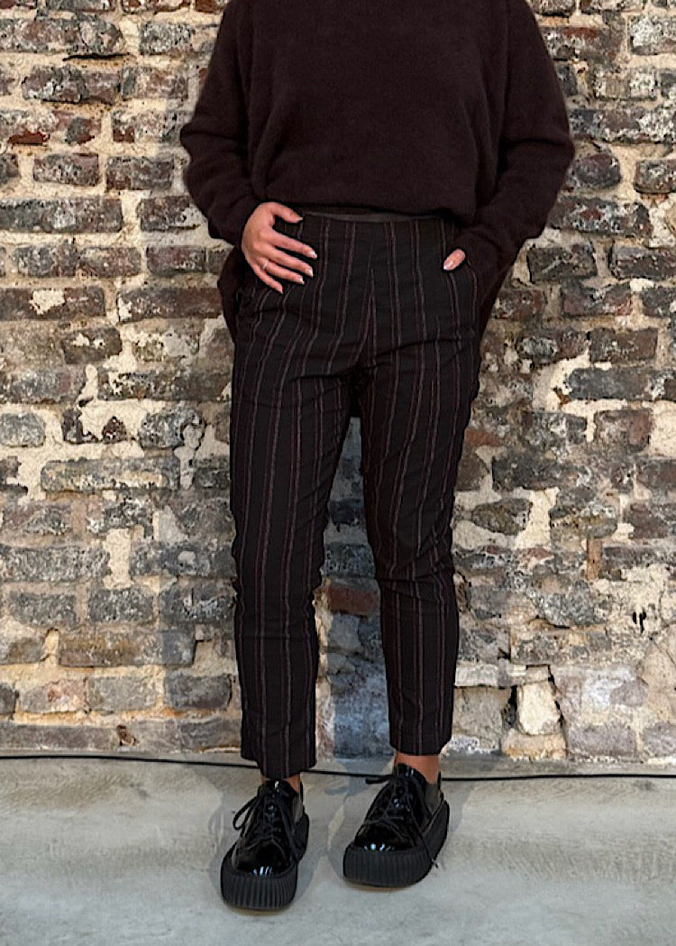 TAPERED PINSTRIPE STRETCH TROUSER