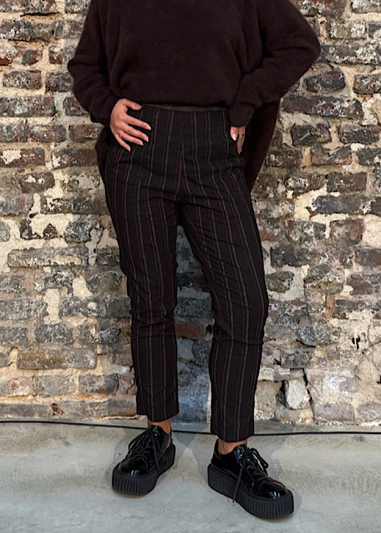 TAPERED PINSTRIPE STRETCH TROUSER