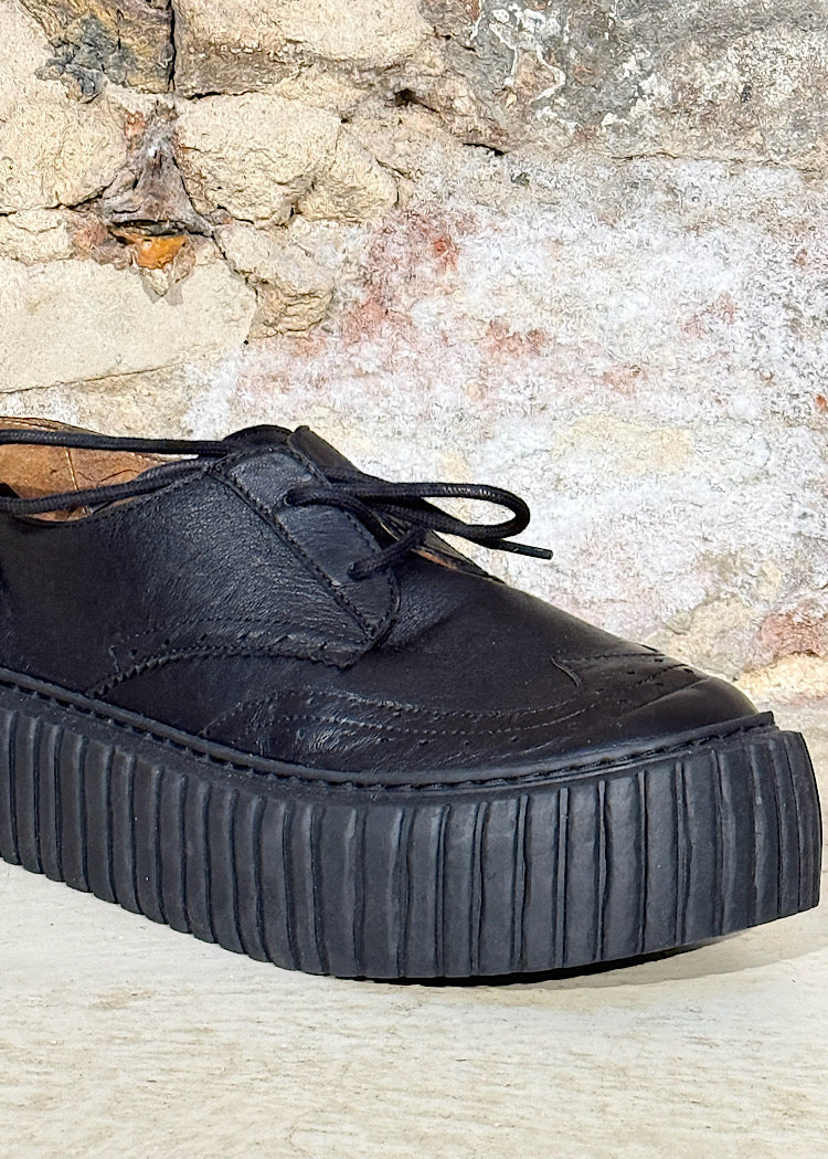 CL PLATFORM BROGUE LACE-UP SHOE