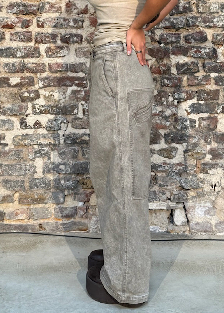 RELAXED UTILITY DENIM TROUSER